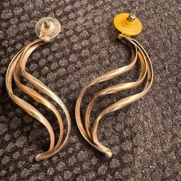 Silver Mobius Twist Filigree Drop Earrings - Picture 1 of 4